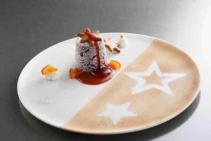 「アンリ・シャルパンティエ」の特別なクリスマスデセール - 青く燃え上がるクリスマスケーキなど3種 コピー