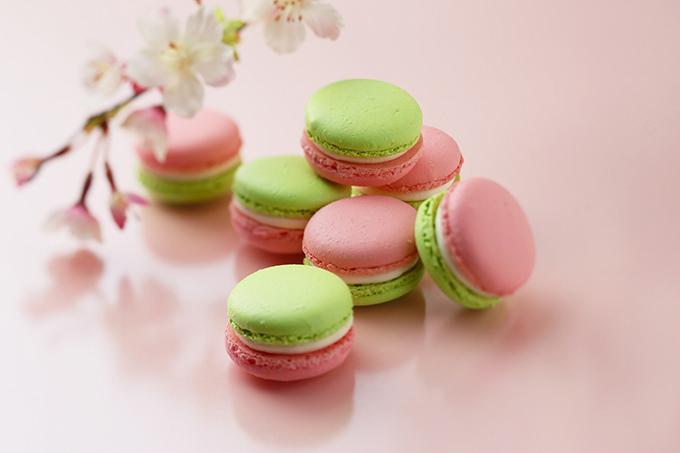 アンリ・シャルパンティエの限定「桜スイーツ」、花びら舞うショートケーキ＆香るマカロン コピー