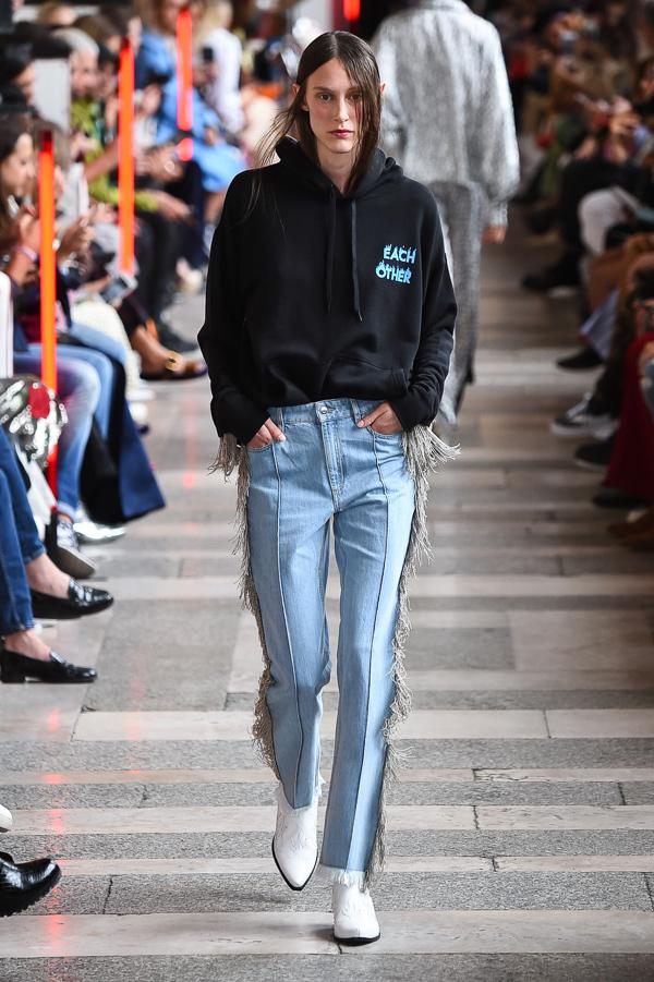 イーチ × アザー 2018年春夏コレクション - 無秩序な集合体は不気味さをはらむパラダイス コピー