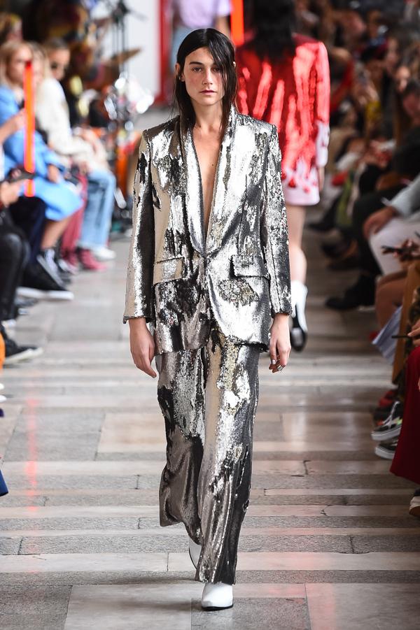 イーチ × アザー 2018年春夏コレクション - 無秩序な集合体は不気味さをはらむパラダイス コピー