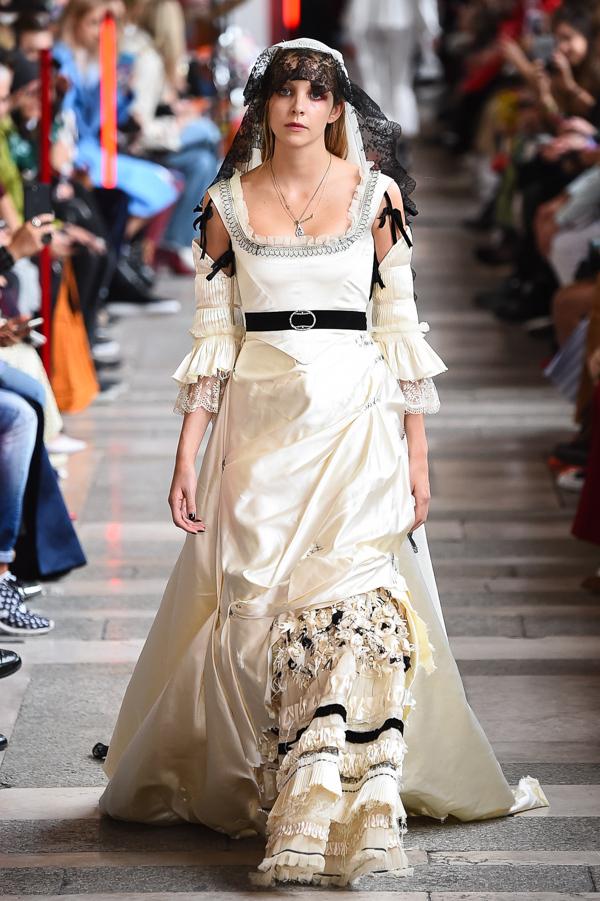 イーチ × アザー 2018年春夏コレクション - 無秩序な集合体は不気味さをはらむパラダイス コピー