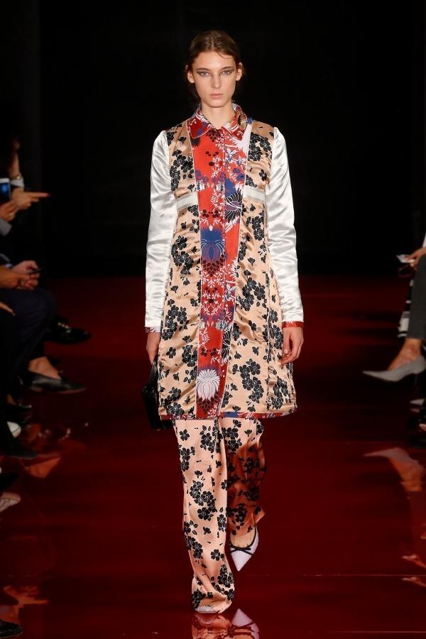 ロシャス 2018年春夏コレクション - 淑女は東洋趣味とボリュームコントロールで刺激を楽しむ コピー