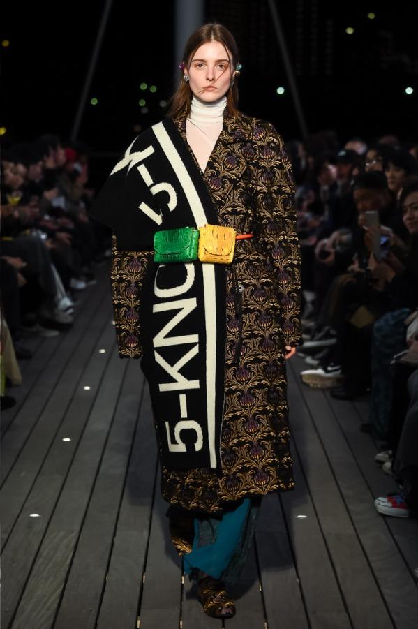 ファイブノット 2018-19年秋冬コレクション - ポルトガルの古都へと誘う、色・柄・マチエール コピー ファイブノット 2018-19年秋冬コレクション - ポルトガルの古都へと誘う、色・柄・マチエール コピー