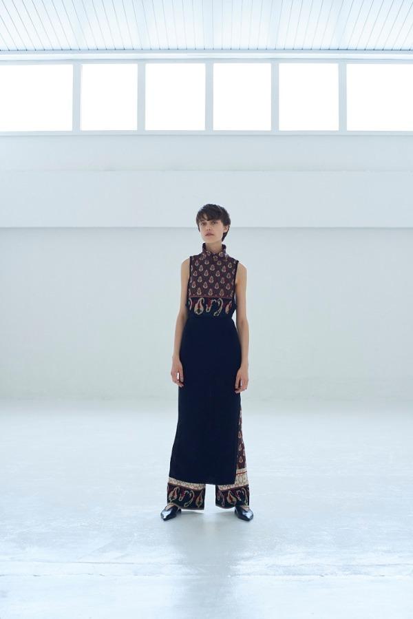 TAN(タン) 2018-19年秋冬コレクション、ニットの可能性をレイヤードで広げる コピー TAN(タン) 2018-19年秋冬コレクション、ニットの可能性をレイヤードで広げる コピー