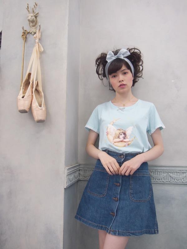 シャーリーテンプルの”オトナ服”から「エンジェル＆カップケーキ」モチーフの新作Tシャツ コピー