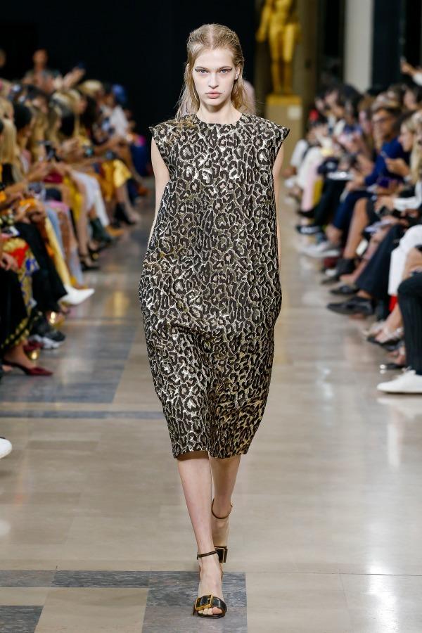 ロシャス 2019年春夏コレクション - 現代女性に必要なのは、野性的かつエレガントであること コピー