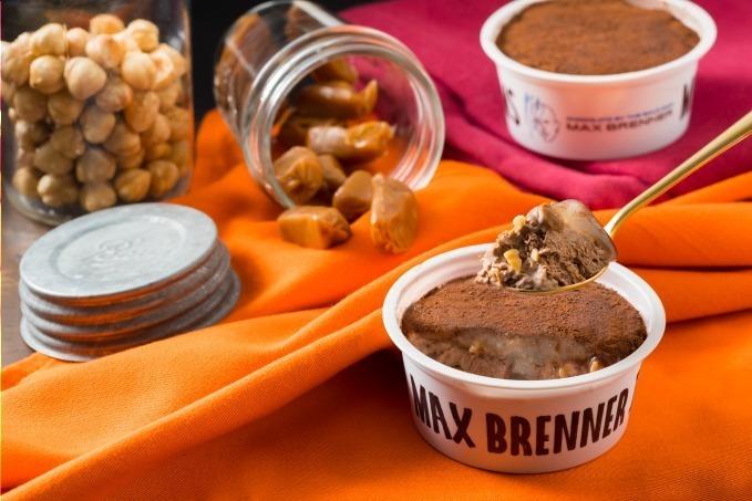 マックス ブレナー、3つの食感を楽しむチョコレートキャラメルMOCHIアイスクリーム コピー