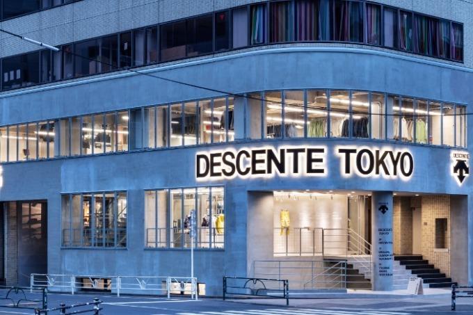デサント最大の旗艦店「デサント トウキョウ」渋谷に、水沢ダウンやデサント ポーズ、ティースタンドも 