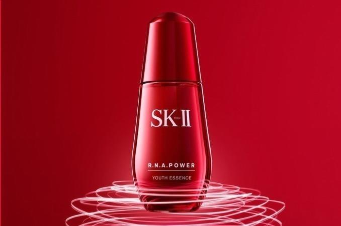 SK-II新美容液「SK-II R.N.A.パワー ユース エッセンス」“ぷるぷる、いきいき”した肌に 