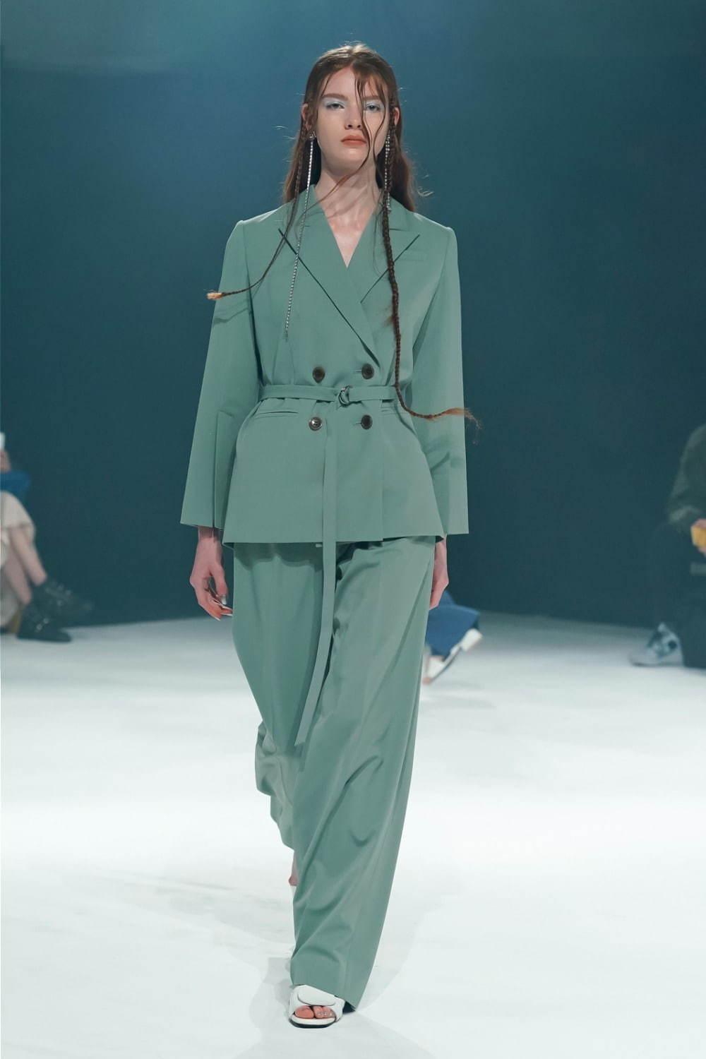ミューラル 2019年秋冬コレクション - 自然への思いをファッションに落とし込むと… コピー ミューラル 2019年秋冬コレクション - 自然への思いをファッションに落とし込むと… コピー
