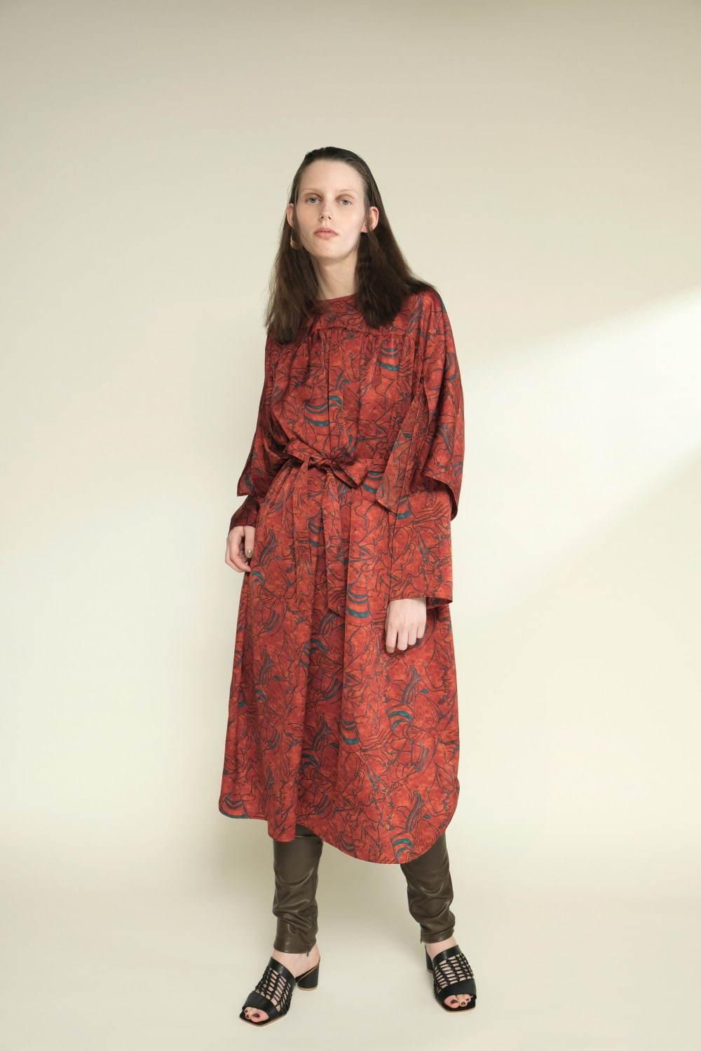 ミュラー オブ ヨシオクボ 2019年秋冬コレクション - ルイス・バラガンの建築に想いを馳せて コピー ミュラー オブ ヨシオクボ 2019年秋冬コレクション - ルイス・バラガンの建築に想いを馳せて コピー