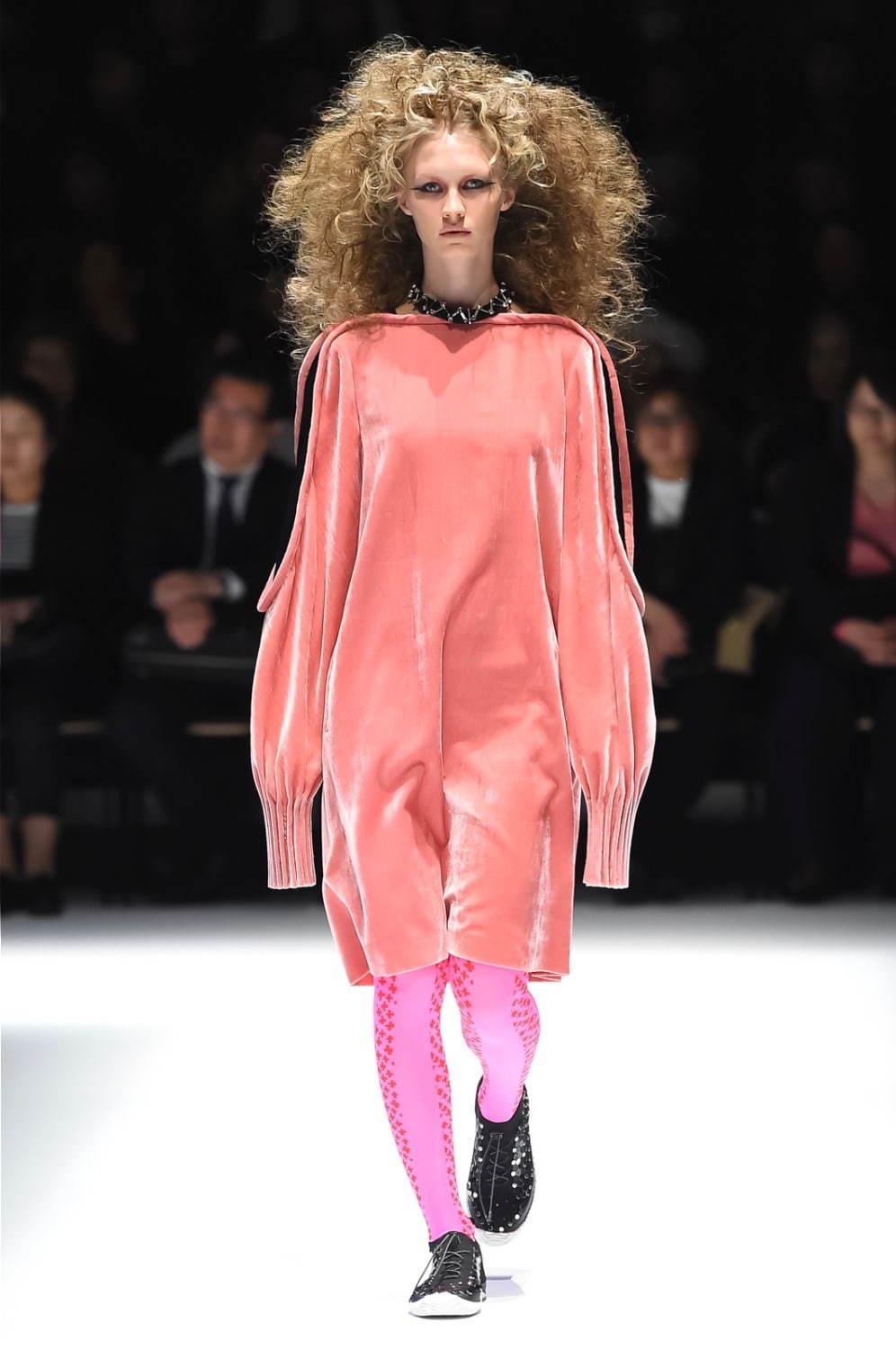 ヒロコ コシノ 2019年秋冬コレクション - 一瞬を逃さない、全てがクロスするミュージアム コピー ヒロコ コシノ 2019年秋冬コレクション - 一瞬を逃さない、全てがクロスするミュージアム コピー