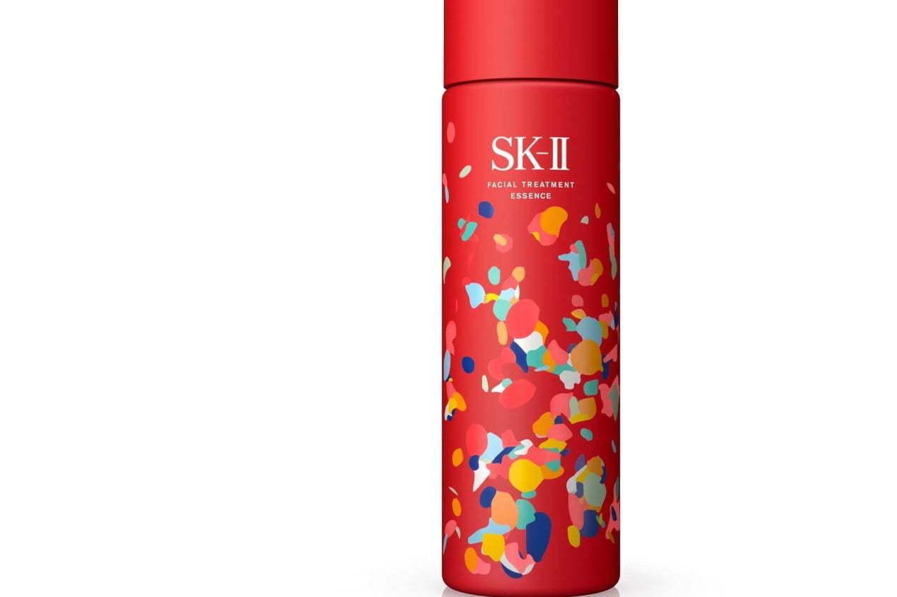 SK-II売上No.1 の化粧水「フェイシャル トリートメント エッセンス」の限定デザインボトル 