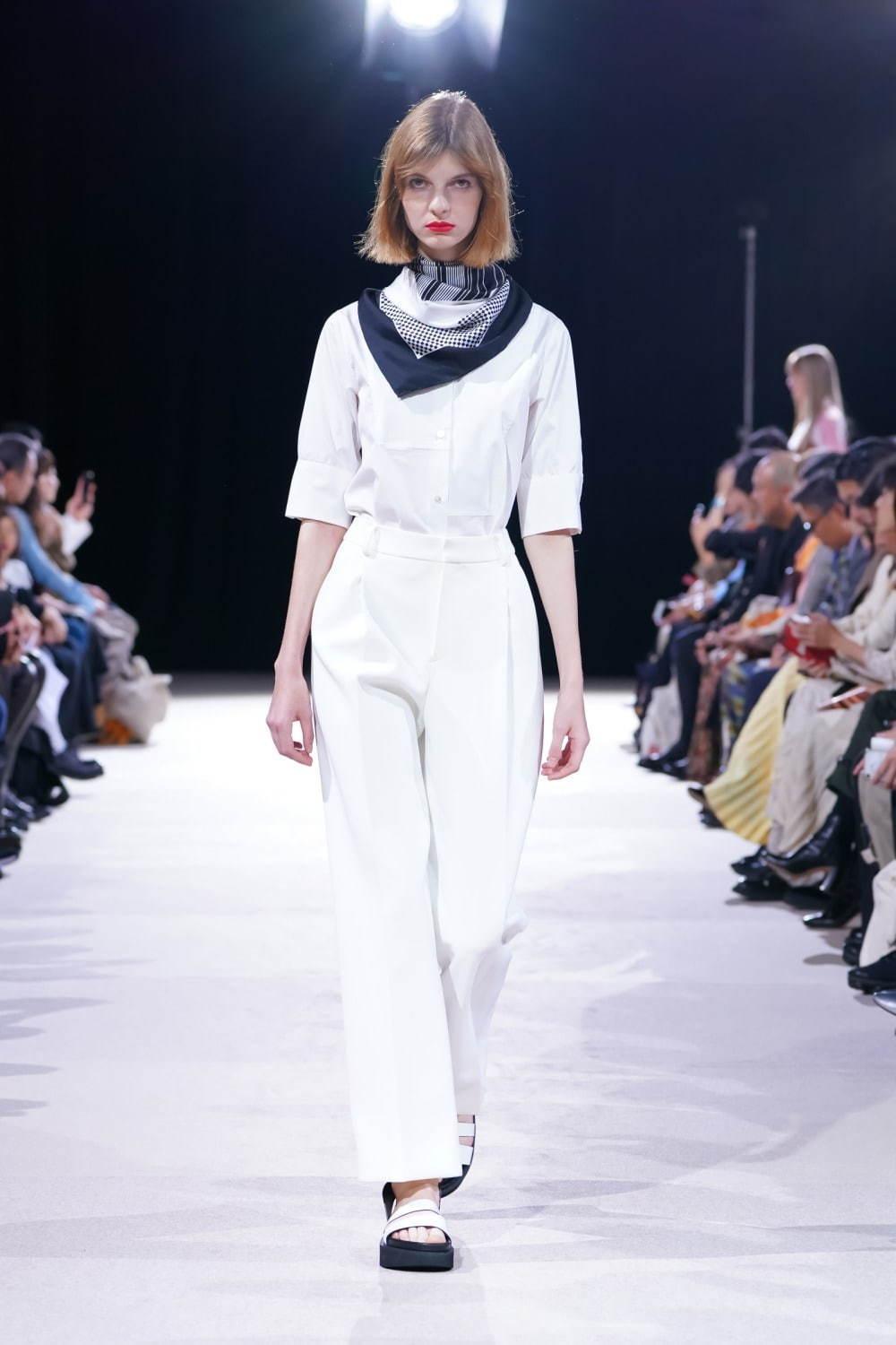 チノ 2020年春夏ウィメンズコレクション - 遊びをきかせたパリジェンヌスタイル コピー