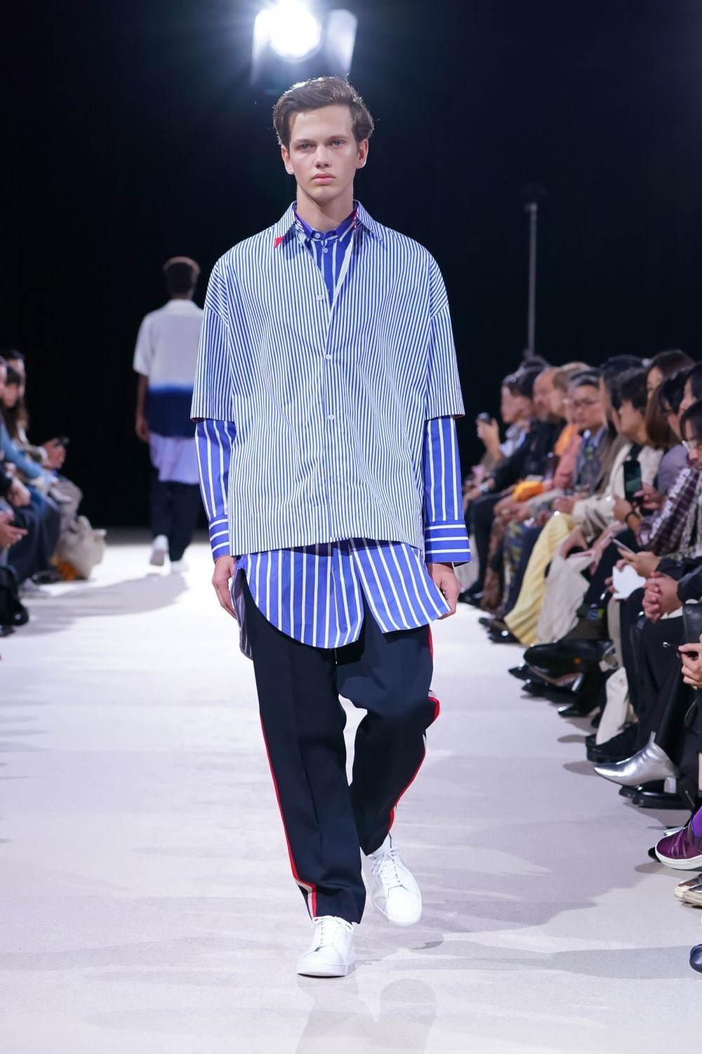 チノ 2020年春夏メンズコレクション - 大胆トリコロールカラーで遊ぶフレンチスタイル コピー チノ 2020年春夏メンズコレクション - 大胆トリコロールカラーで遊ぶフレンチスタイル コピー