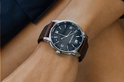 オーデマ ピゲのユニセックス腕時計「CODE 11.59 バイ オーデマ ピゲ」秋の新色ストラップ 
