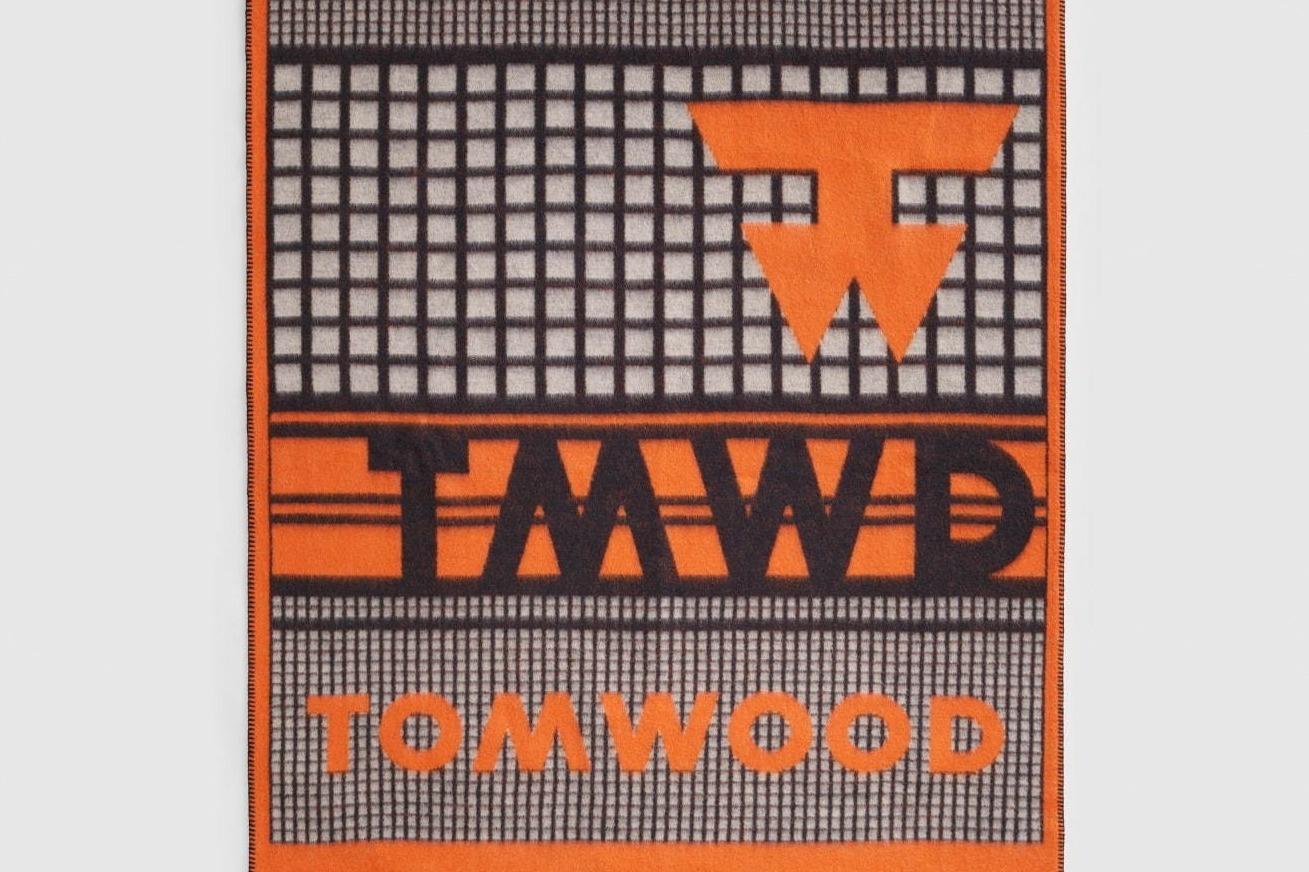 トムウッドのブランケット、ブランドロゴで描いた千鳥格子風の柄や遺跡モチーフのデザインなど全6種 