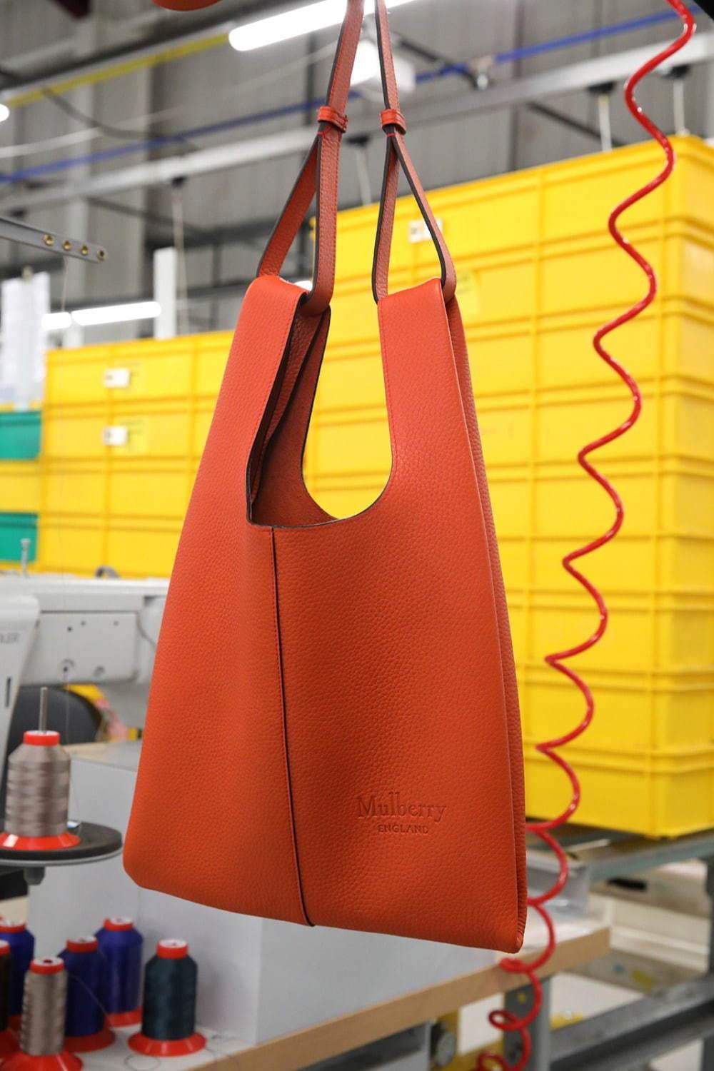 マルベリーの新作レザーバッグ「ポートベロー トート」ブランド初の100％サステナブルなバッグ コピー