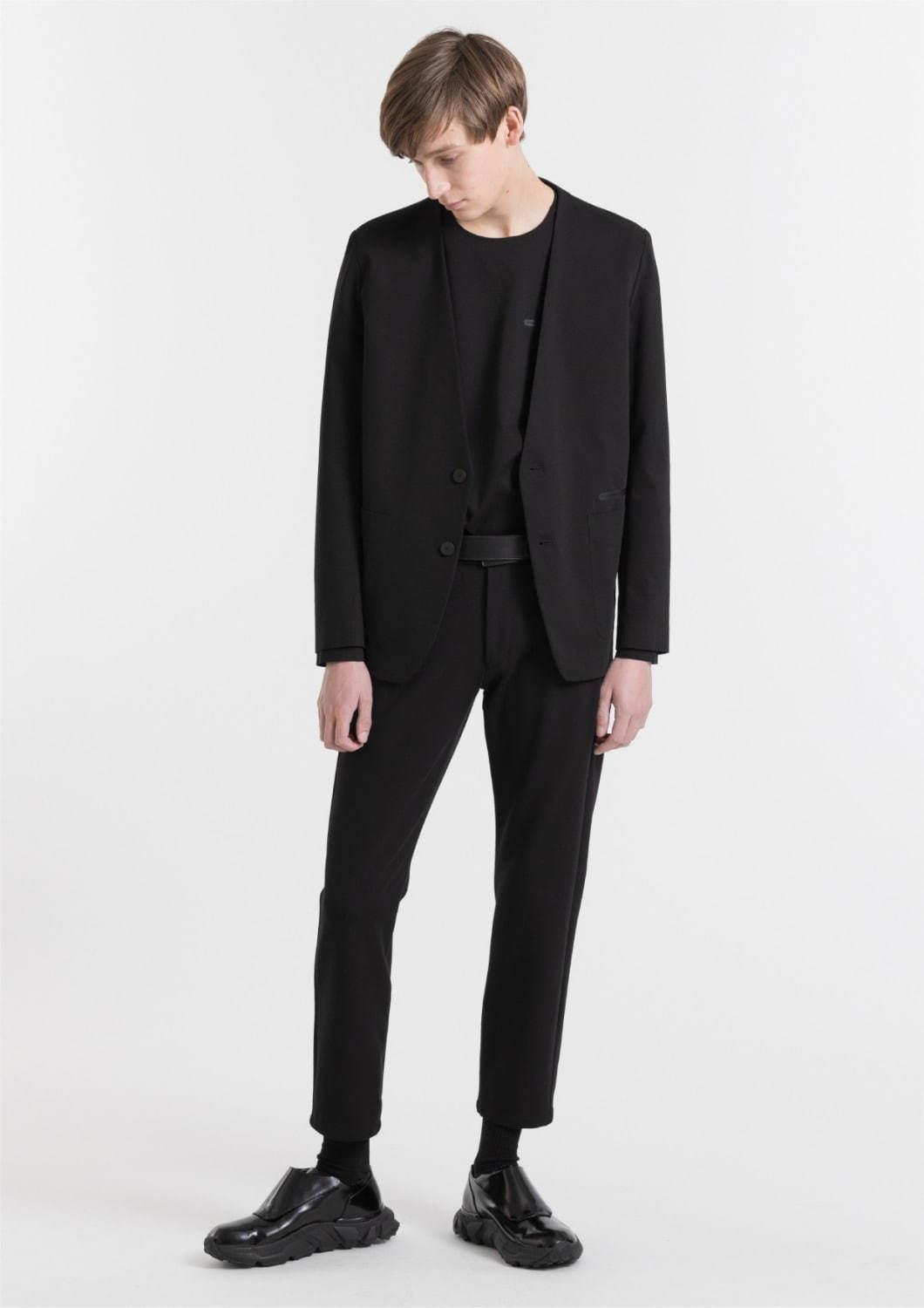 アタッチメント 2020-21年秋冬コレクション - クリーンなムードに隠しもつ都会の“ギミック” コピー