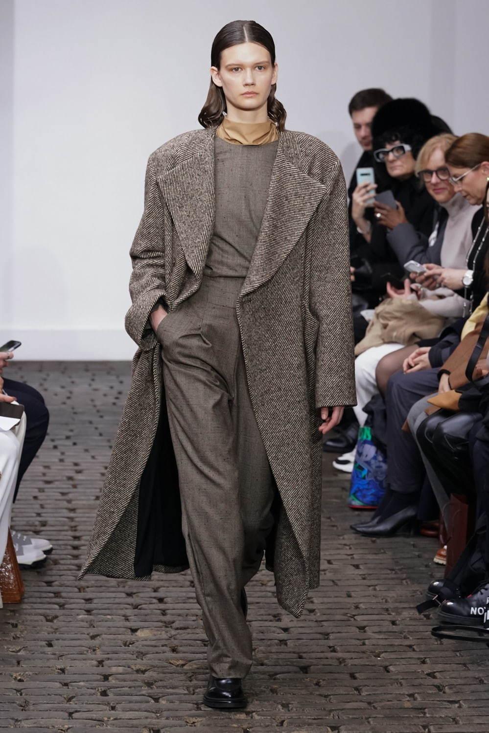 ネヘラ 2020年秋冬コレクション - 古き良き時代のファッションを、モダンに再解釈 コピー ネヘラ 2020年秋冬コレクション - 古き良き時代のファッションを、モダンに再解釈 コピー
