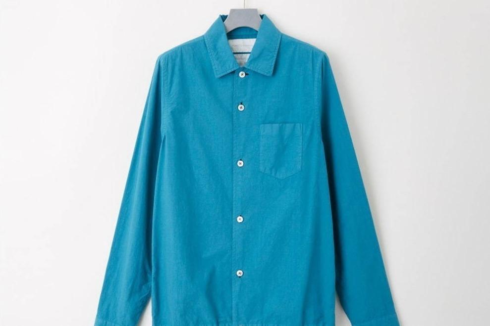 フミト ガンリュウのシャツ風コーチジャケット＆シルク混パンツ、10色展開のカラフルなセットアップ 