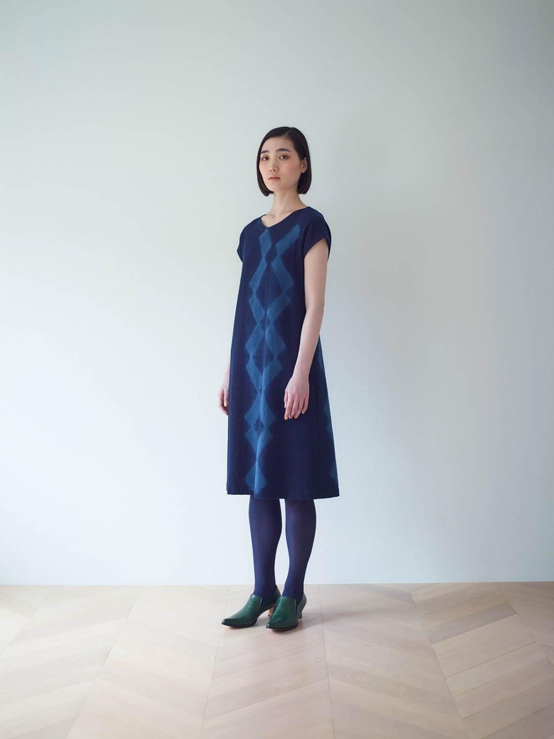 まとふ 2020年秋冬コレクション - 藍染から浮かびあがる、自然とひとの“循環” コピー まとふ 2020年秋冬コレクション - 藍染から浮かびあがる、自然とひとの“循環” コピー