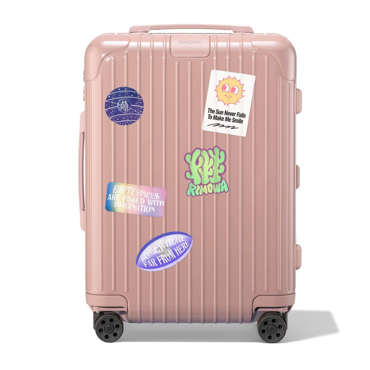 リモワのスーツケース「エッセンシャル」砂漠の情景に着想した新色、空のパステルピンク＆色褪せた植物の緑 コピー
