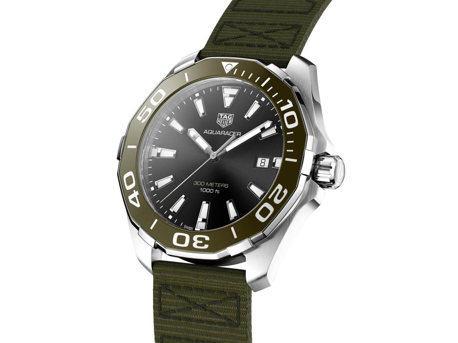 タグ・ホイヤーの人気モデル「アクアレーサー」“太陽光を受けて輝く波”に着想を得た新作腕時計 コピー