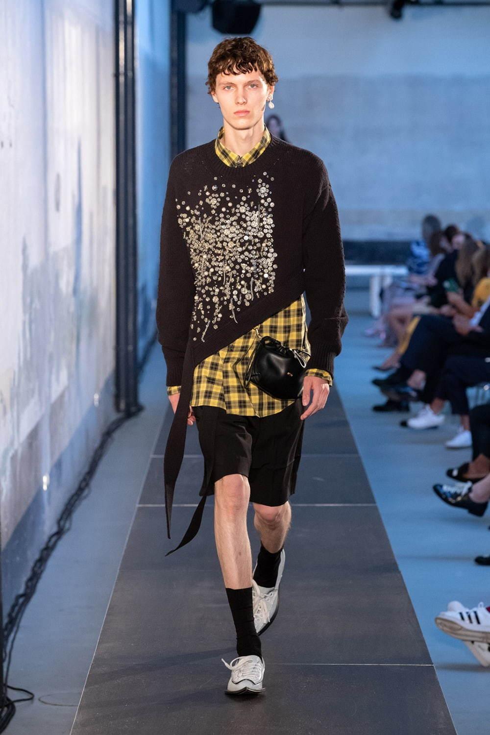 ヌメロ ヴェントゥーノ 2021年春夏メンズコレクション - 柔らかなニュアンスを纏った紳士服 コピー ヌメロ ヴェントゥーノ 2021年春夏メンズコレクション - 柔らかなニュアンスを纏った紳士服 コピー