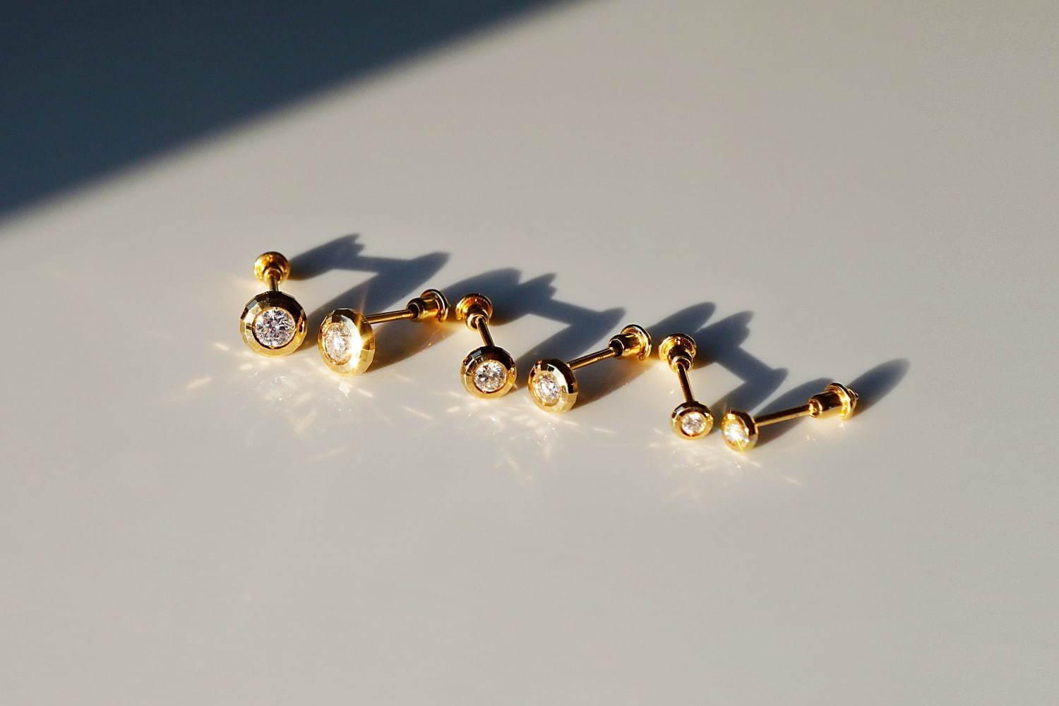 トーカティブ新作ジュエリー「パフ」ゴールド×ダイヤモンドの繊細なピアス、紋様モチーフのイヤーカフも コピー トーカティブ新作ジュエリー「パフ」ゴールド×ダイヤモンドの繊細なピアス、紋様モチーフのイヤーカフも コピー