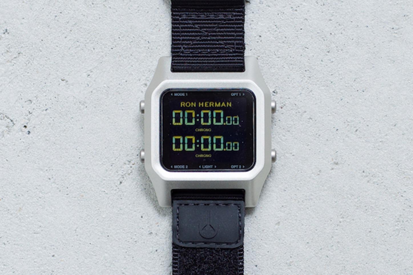 ニクソン×RHC ロンハーマンの新作腕時計、シルバーの超薄型ケース&カスタマイズ可能な液晶画面 