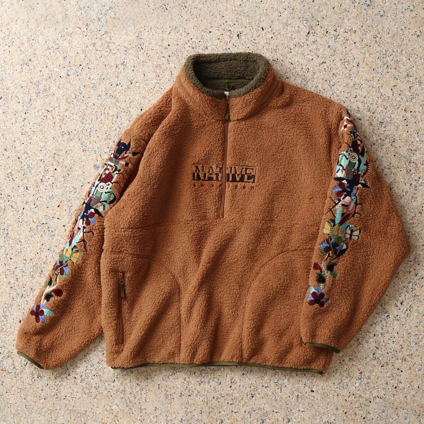 ダブレットのウィズム別注フリース、“19世紀のネイティブアメリカン”風の刺繍でアレンジ コピー ダブレットのウィズム別注フリース、“19世紀のネイティブアメリカン”風の刺繍でアレンジ コピー