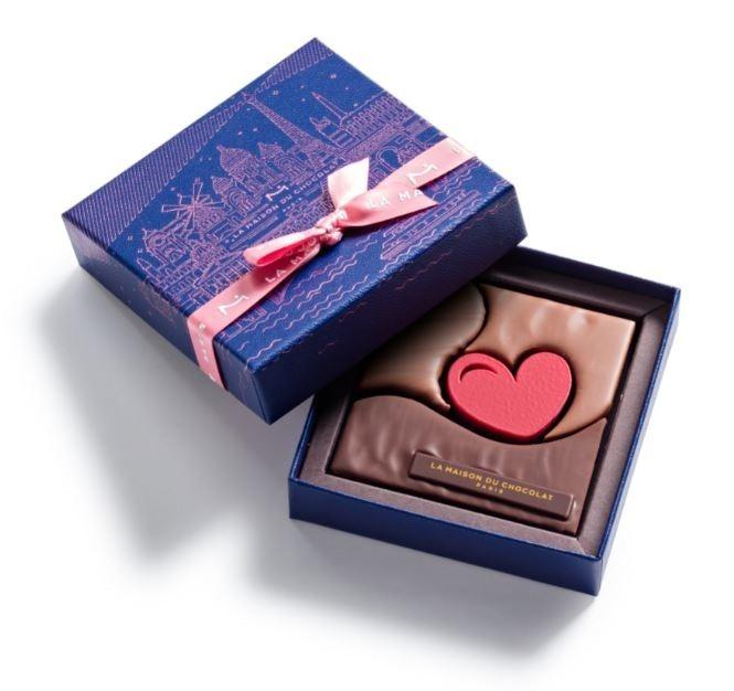 ラ・メゾン・デュ・ショコラ21年バレンタインチョコレート、青く染まった空イメージのボンボンショコラ コピー
