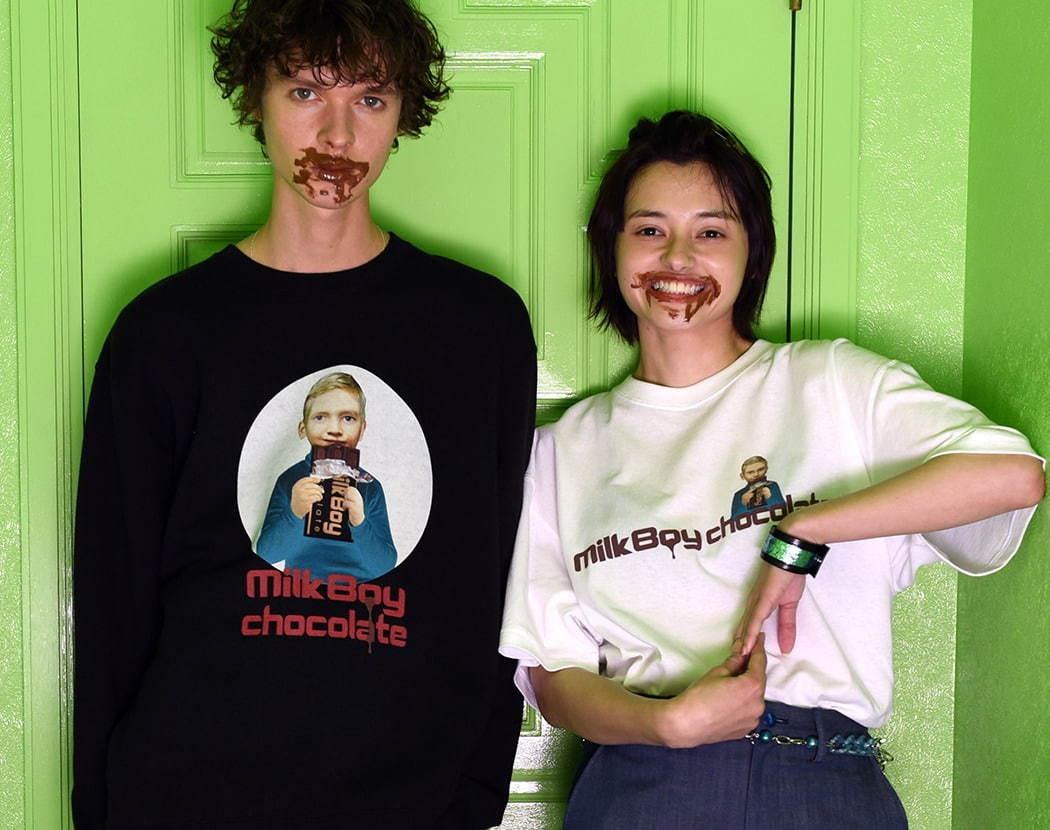 ミルクボーイ“チョコレートショップ”着想のTシャツ＆“ハート型ショコラ”がとろけるスウェット コピー