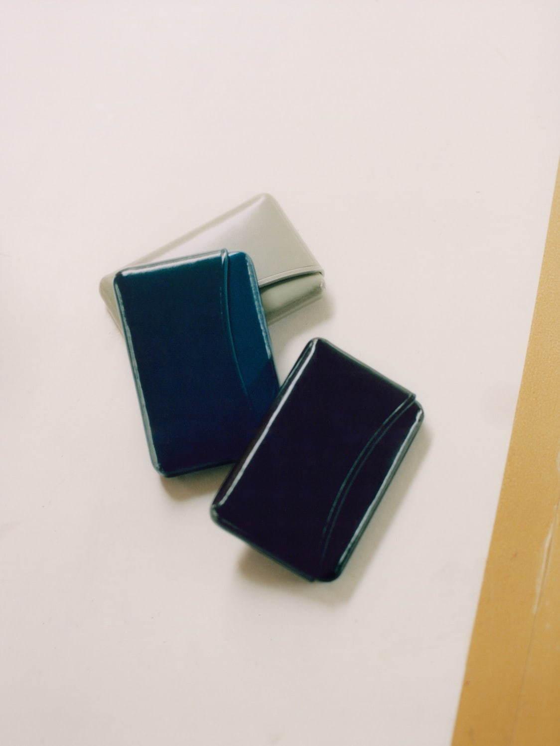 ルメール“スペインの煙草・葉巻ケース”着想のレザーバッグ＆カードホルダーなど、丸みを帯びたフォルムで コピー