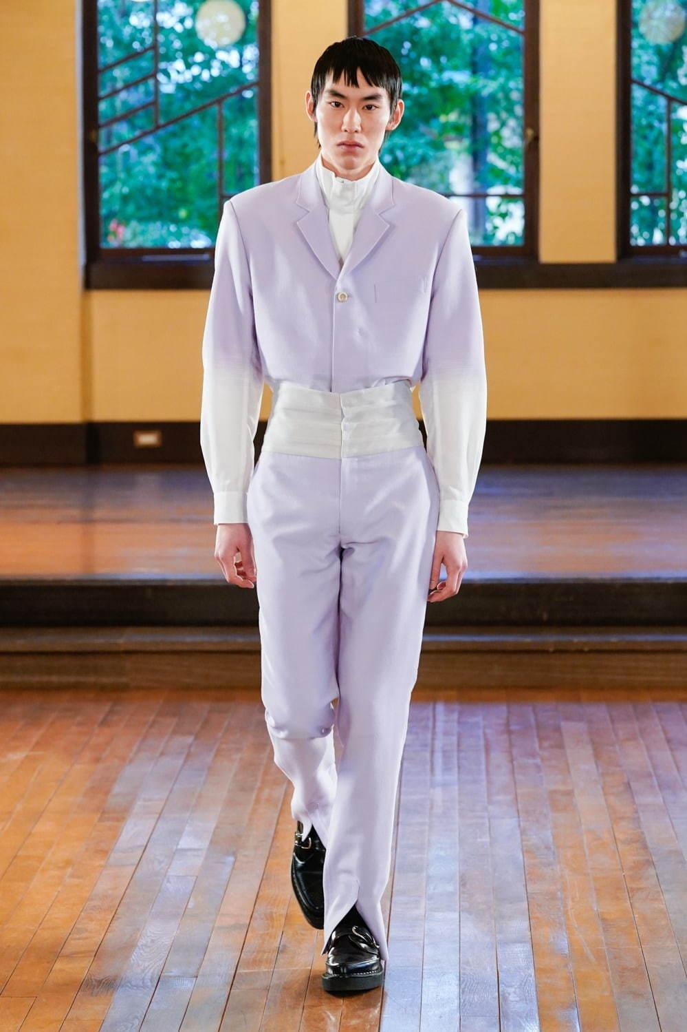 ターク21年秋冬コレクションがランウェイ形式で発表、“夢”を表現した幻想的な服たち コピー