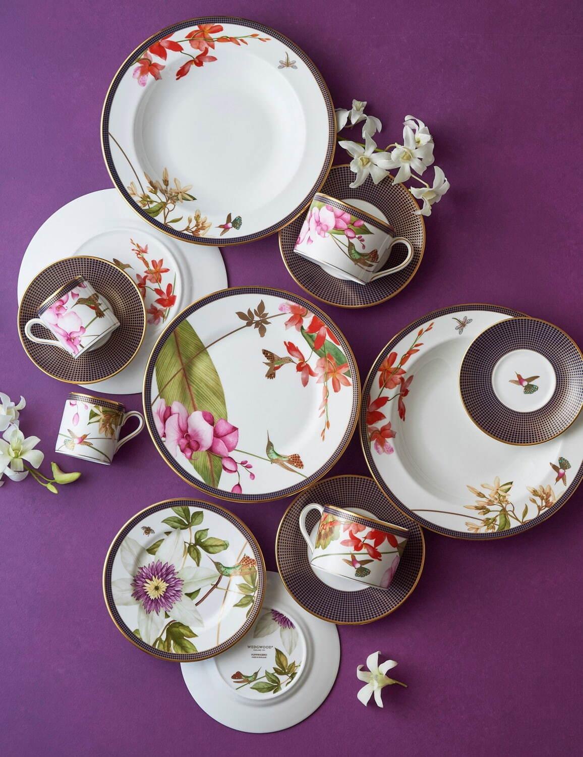 ウェッジウッド“羽ばたく宝石”ハチドリの新作テーブルウェア、ミツバチ＆蘭の花も描いて コピー