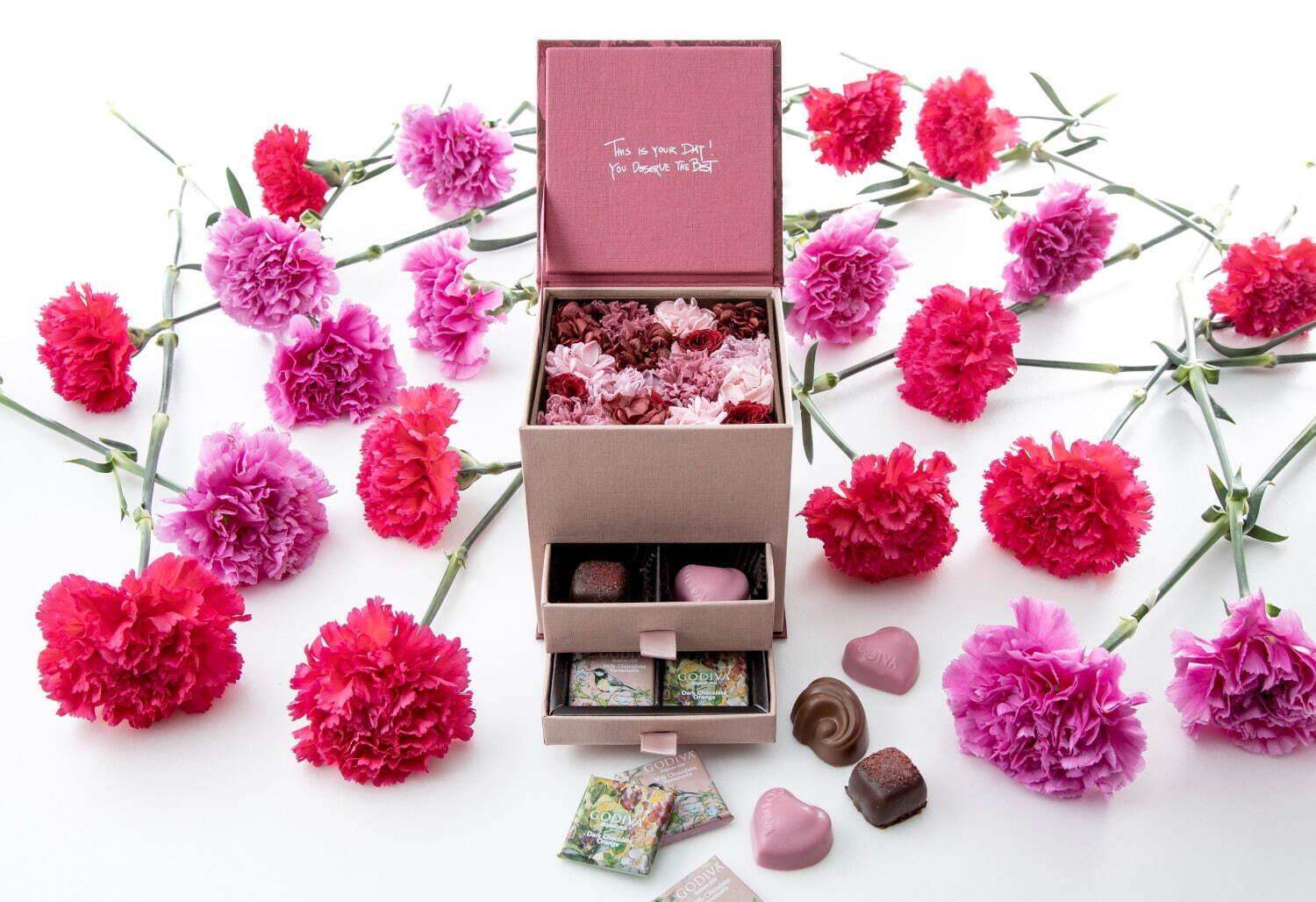 ゴディバ×ニコライ バーグマン母の日ギフトボックス、ハート形チョコ&カーネーションの花をイン コピー ゴディバ×ニコライ バーグマン母の日ギフトボックス、ハート形チョコ&カーネーションの花をイン コピー