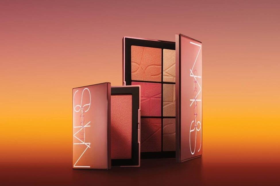 NARS21年夏コスメ「オーガズム オン ザ ビーチ」チークパレット、太陽を浴びたようなピーチピンク 