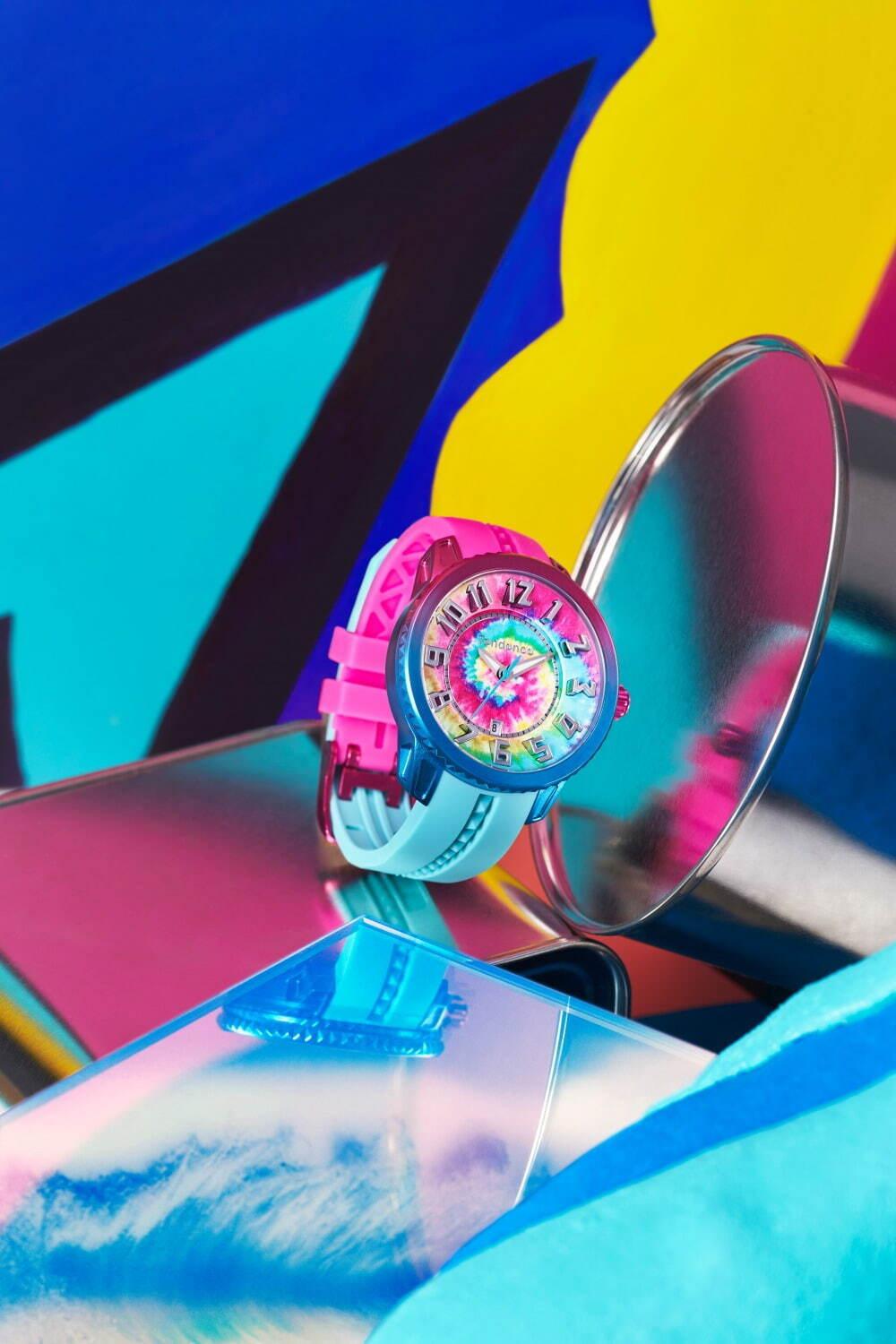 テンデンス“タイダイ柄”の腕時計、インデックスが光る「フラッシュ」にホワイト&ブルーモデル コピー テンデンス“タイダイ柄”の腕時計、インデックスが光る「フラッシュ」にホワイト&ブルーモデル コピー