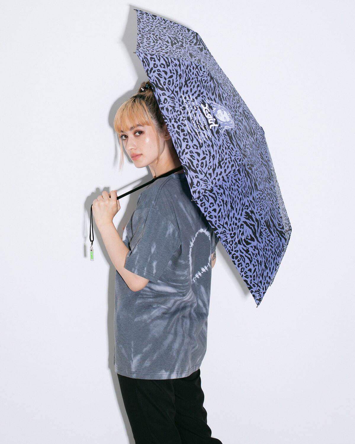 X-girl×キウのコラボレイングッズ、アニマル柄の折りたたみ傘＆ロゴ入りレインポンチョ コピー