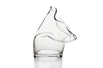 アクネ ストゥディオズが“溶ける”ガラスのアーティなオブジェを限定発売 