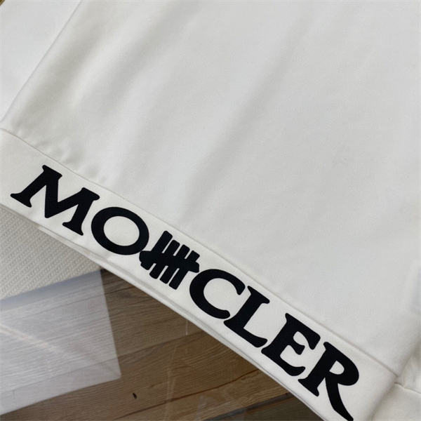 MONCLER 偽物 スエットシャツ