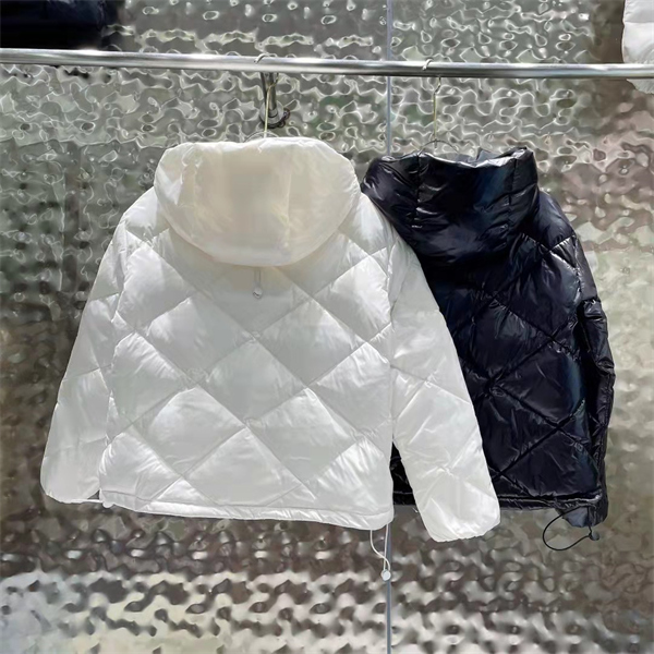 MONCLER ダウンジャケットコピー