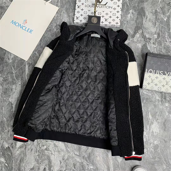 MONCLERコピー ムートンコート