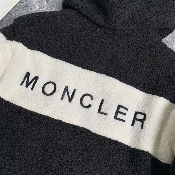 MONCLERコピー ムートンコート