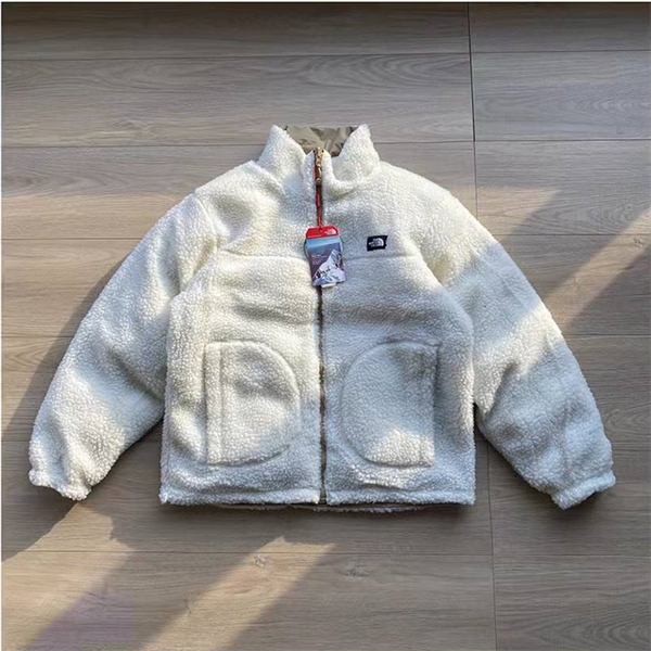 The North Face 偽物 ボアジャケット