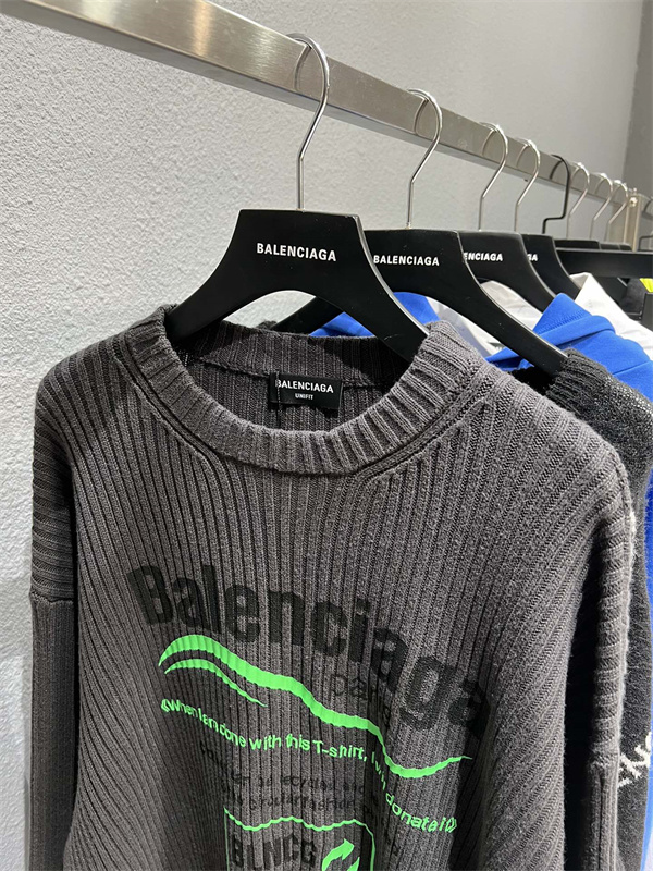 バレンシアガ セーター コピー カジュアルからストリートまでもうまくコーデする BALENCIAGA : AAAKOPI スーツ ブランド コピー商品