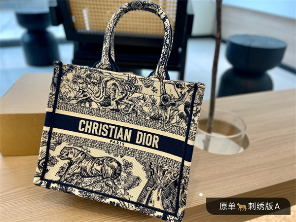 Dior 新作 book toteショッピングバッグ ディオールトートバッグコピー海外セレブ愛用大容量通勤スタイル