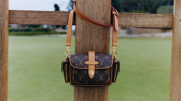 1762929453563047.jpg MEN_37_MNG_ARCHIVE_BC_DI3.jpg